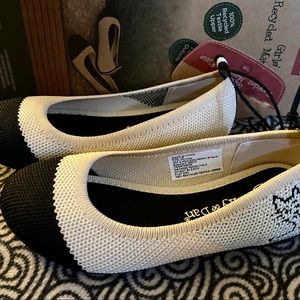 Girls Sz 7/8 Lily & Dan- Flats- BNWT